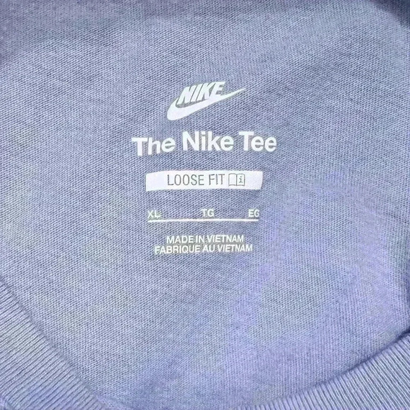 Nike The Nike Tee Loose Fit, Girls Youth Size XL, Lavender with Embroidered Logo - Picture 6 of 11